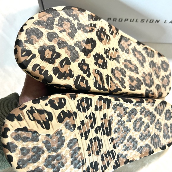 APL Black and Leopard Print TechLoom Slide Sandals 6 - Picture 5 of 7